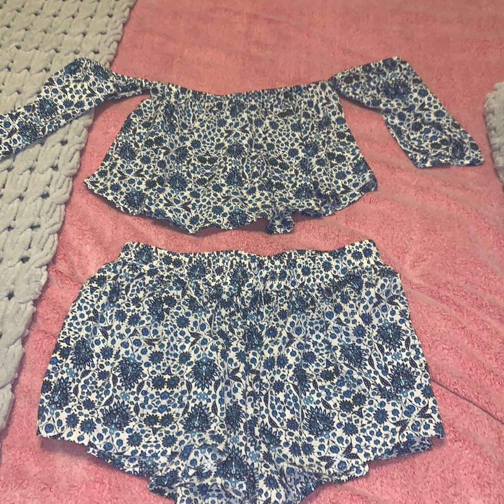 2- piece paisley set